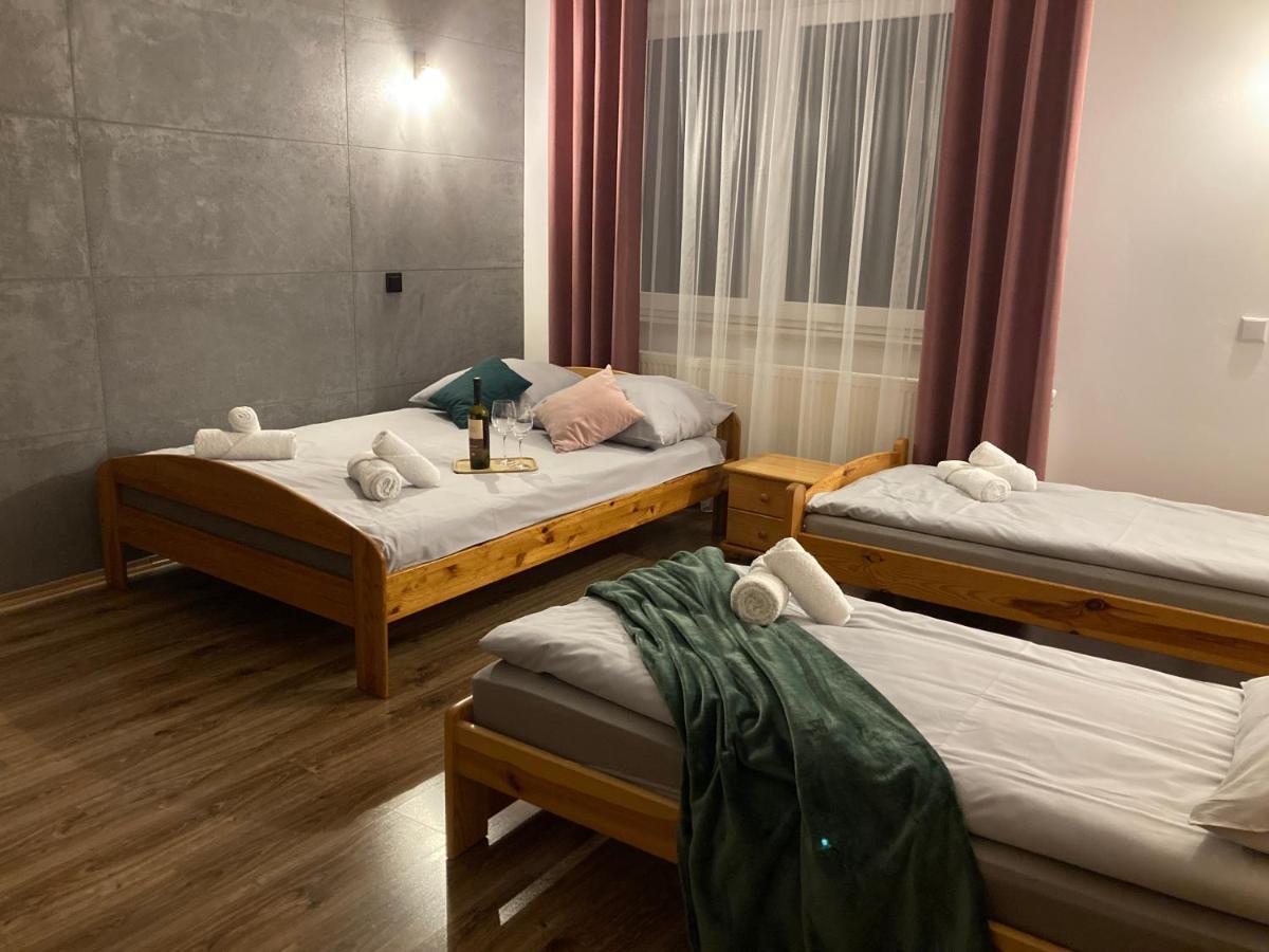 Agroturystyka U Podnoza Gory Cergowej 杜克拉 外观 照片