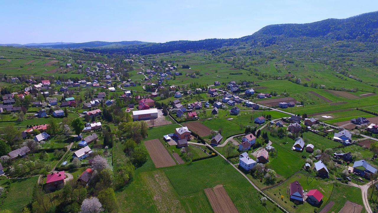 Agroturystyka U Podnoza Gory Cergowej 杜克拉 外观 照片